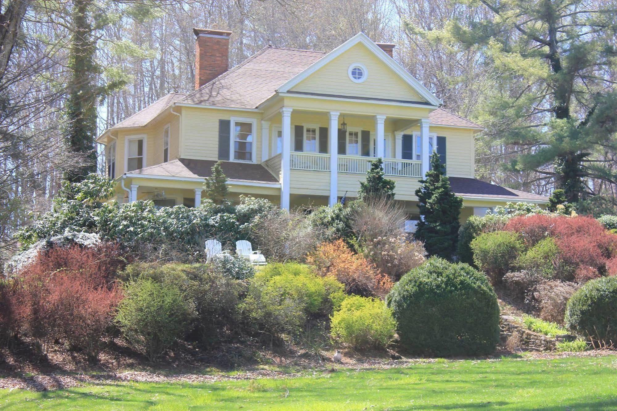 The Yellow House On Plott Creek Waynesville Exterior photo